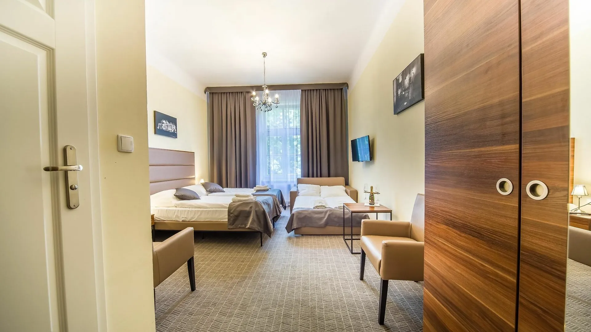 Aparthotel Old Town Краков 3*,